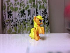 Cumming on Applejack