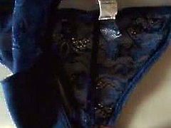sborrata su slip di mia mamma