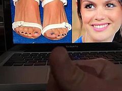 Cum to Rachel Bilson feet