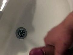 In der Arbeit schnell mal wichsen gegangen