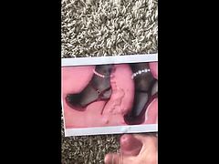 Huge cumshot on my feet in pink heels