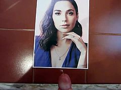 Gal Gadot cum tribute