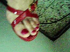 heels & painted toes