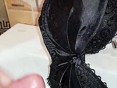 Tiny mom black bra got covered with cum