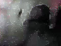 travesti masturbando o namorado e ela ao mesmo tempo