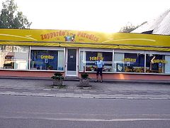 auf highheels in der Oeffentlichkeit
