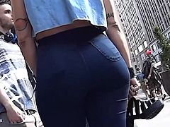 Phat Latina in Jeans