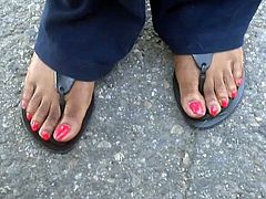 Hood MILF Red Toenails