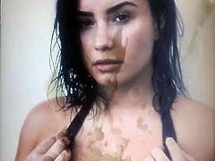 Wanking on Demi Lovato