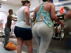 Latina with fat ass leggings
