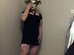 T girl Eyes wide shut masturbation