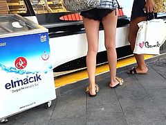 girls sexy ass cheeks legs feets in shorts