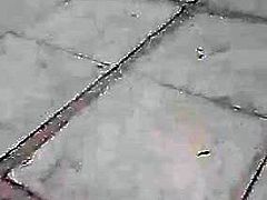 Le toco el culo y se enoja la perra