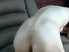Amateur Asian MILF bareback creampie
