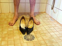 Piss in brown high heels