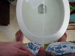 Small Uncut Pissing No.9