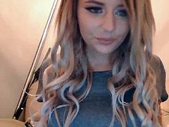 Very Hot Blonde Loves Masturbating on Cam