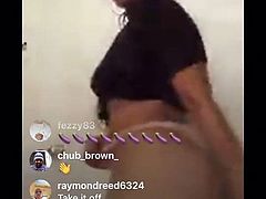 Prettykoolkiarra twerking her sexy A$$