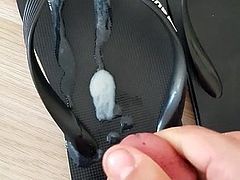 18 yearold cums all over his new rubber flipflops