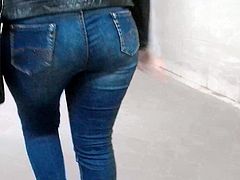 Curvy ass milfs in jeans