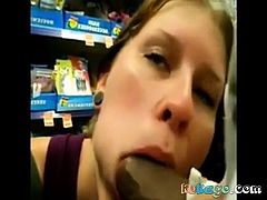 Wife gives BJ in store