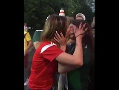 http://img1.xxxcdn.net/0t/50/3o_lesbian_kiss.jpg