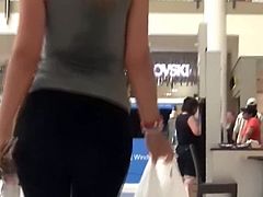 Amazing ass in the mall