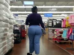 Huge Booty in walmart