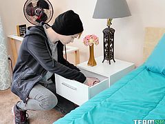 Kinky teen Luna Bright needs to fuck with a friend as soon as he wakes up