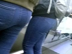 Candid teen booty jeans