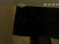 Spycam aux toilettes 24