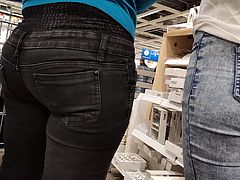 Big ass milfs and daughter in tight jeans
