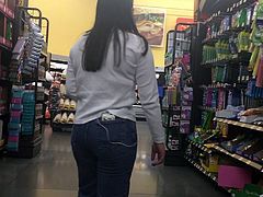 Young Latina Ass in Jeans