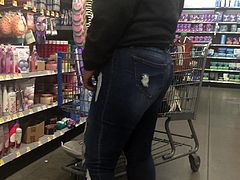 Sexy MILF Ass in Jeans