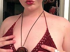 Hotvixenwifey Displays Tits