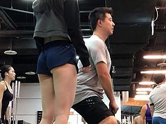 candid personal trainer nice ass