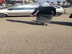 sexy hijab girl shaking her ass