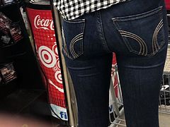 Lavish Sexy Candid Ass in Tight Jeans