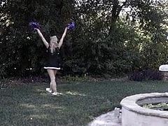 http://img1.xxxcdn.net/0v/8i/s1_interracial_cheerleader.jpg