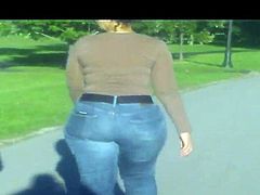 Spanish MILF in tight blue jeans