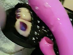 Cum on her feet and dildo!