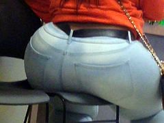 Huge ASS AND HIPS CHAIR BUSTIN GHETTO BOOTY BLACK BITCH