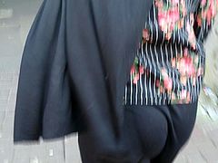 Candid hijabi booty vpl