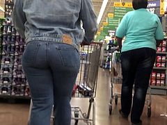 Ebony Hips and Ass VPL Denim Walking Thru Wallys