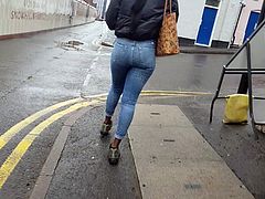 Big black bubble booty in jeans walking