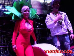Gabriela Flores fucks KEvin van Hulsen on stage Salon erotico de Murcia 2016