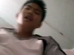 asian boy filming him jerking off (39'')