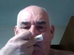 grandpa play on webcam