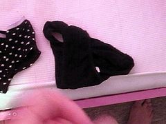 Wank in lil panties