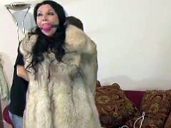 Enjoy yet another hot amateur fur coat porn video where a slut in , ofcourse, fur coat is sucking a cock on camera . Watch HD